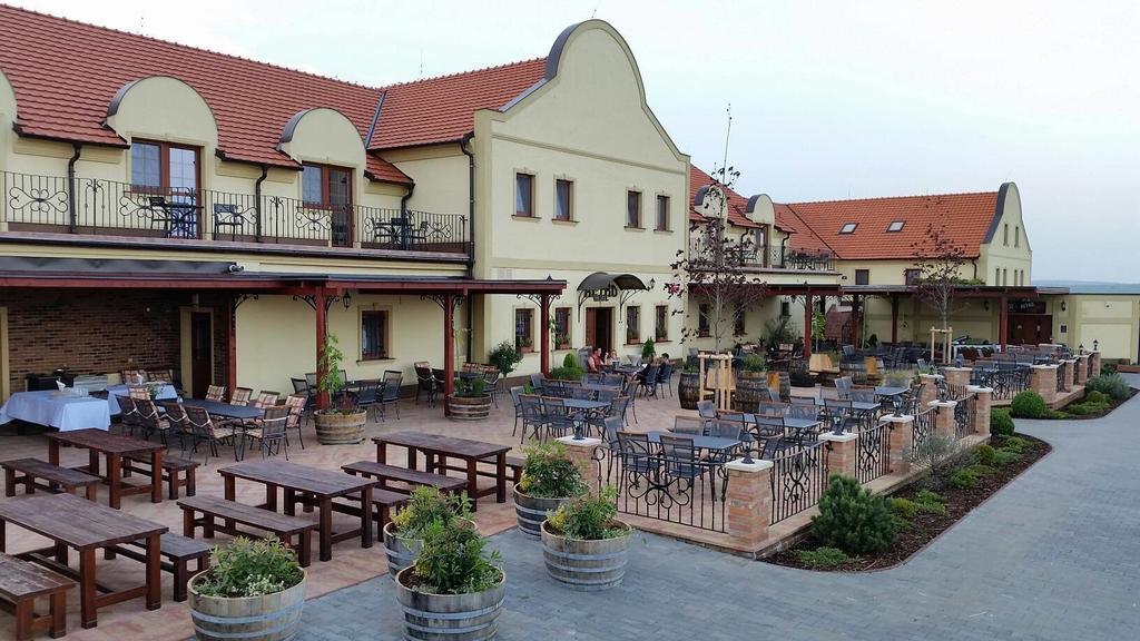 Vinarstvi U Kaplicky Zajeci Exterior photo