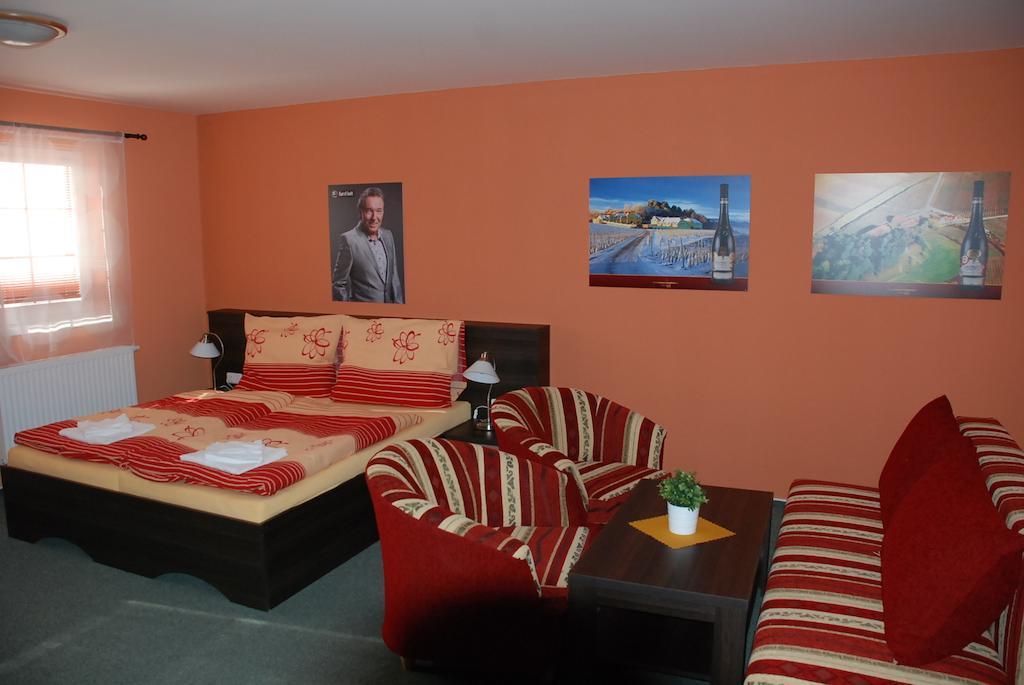 Vinarstvi U Kaplicky Zajeci Room photo