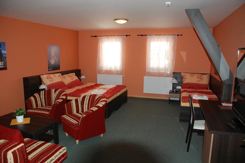 Vinarstvi U Kaplicky Zajeci Room photo