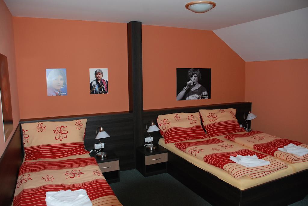 Vinarstvi U Kaplicky Zajeci Room photo