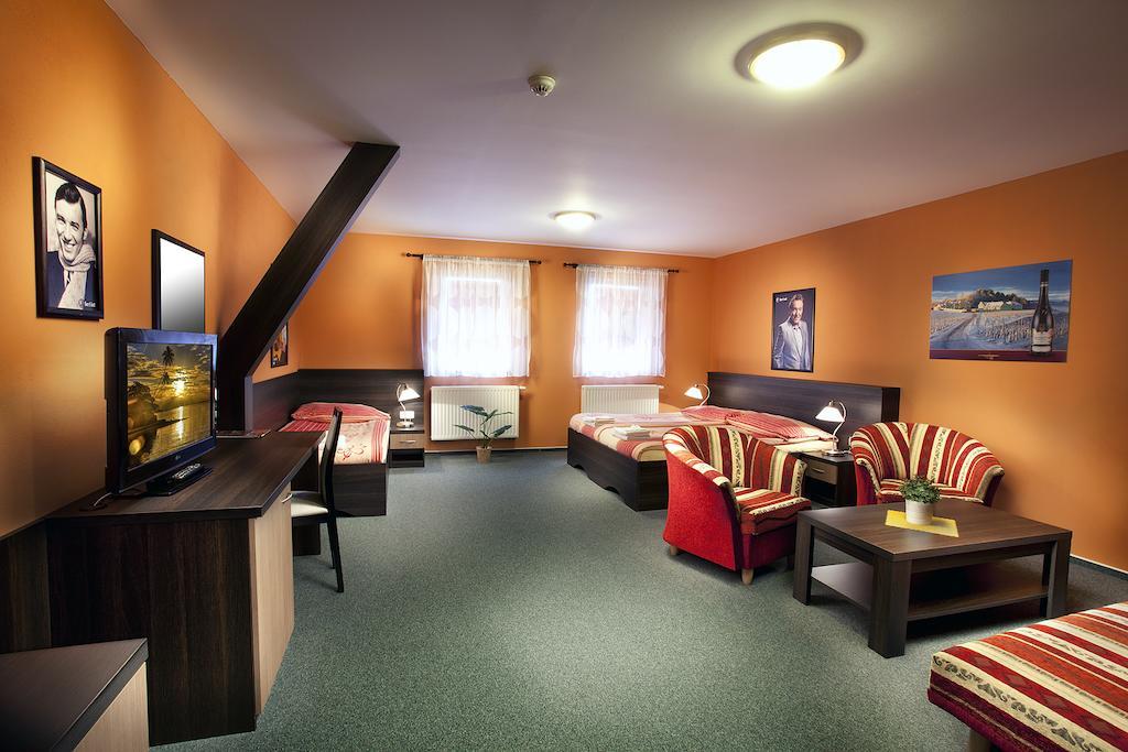 Vinarstvi U Kaplicky Zajeci Room photo